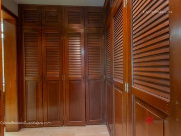 Casa de lujo en venta Fracc. Rinconada Santa Rita. Cerca Consulado americano