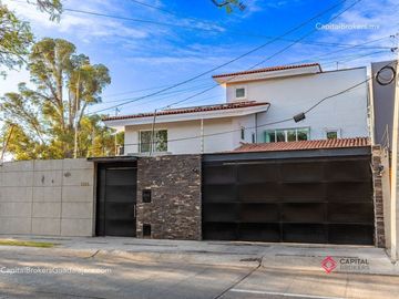 Casa de lujo en venta Fracc. Rinconada Santa Rita. Cerca Consulado americano