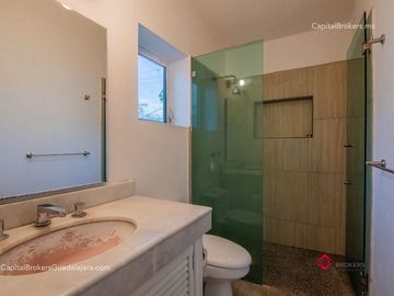 Casa de lujo en venta Fracc. Rinconada Santa Rita. Cerca Consulado americano