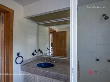Casa de lujo en venta Fracc. Rinconada Santa Rita. Cerca Consulado americano