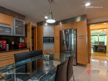 Casa de lujo en venta Fracc. Rinconada Santa Rita. Cerca Consulado americano