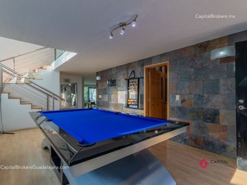 Casa de lujo en venta Fracc. Rinconada Santa Rita. Cerca Consulado americano