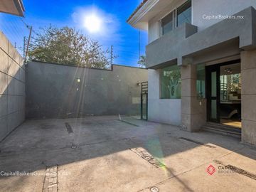 Casa de lujo en venta Fracc. Rinconada Santa Rita. Cerca Consulado americano