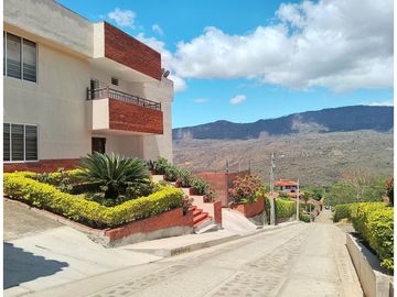 CASA EN VENTA EN PINCHOTE SANTANDER