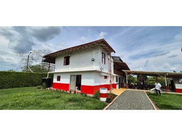 VENDO CASA FINCA EN MORELIA