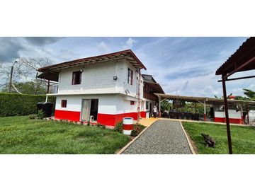 VENDO CASA FINCA EN MORELIA
