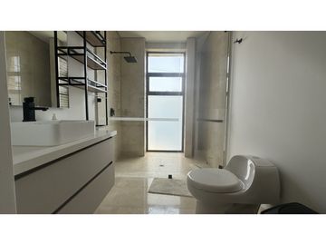 SE VENDE CASA DE LUJO EN EL SECTOR DE LAGOS DEL CAUJARAL
