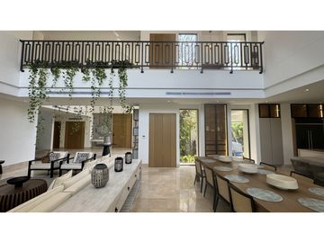 SE VENDE CASA DE LUJO EN EL SECTOR DE LAGOS DEL CAUJARAL