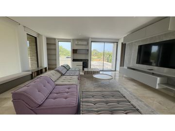SE VENDE CASA DE LUJO EN EL SECTOR DE LAGOS DEL CAUJARAL