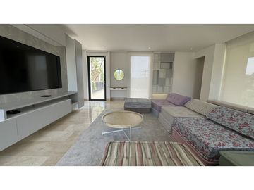 SE VENDE CASA DE LUJO EN EL SECTOR DE LAGOS DEL CAUJARAL