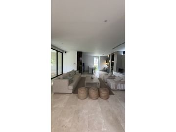 SE VENDE CASA DE LUJO EN EL SECTOR DE LAGOS DEL CAUJARAL