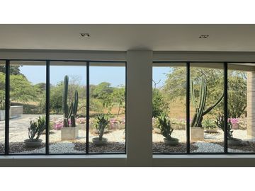 SE VENDE CASA DE LUJO EN EL SECTOR DE LAGOS DEL CAUJARAL