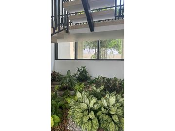 SE VENDE CASA DE LUJO EN EL SECTOR DE LAGOS DEL CAUJARAL
