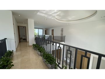 SE VENDE CASA DE LUJO EN EL SECTOR DE LAGOS DEL CAUJARAL