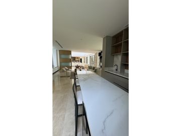 SE VENDE CASA DE LUJO EN EL SECTOR DE LAGOS DEL CAUJARAL