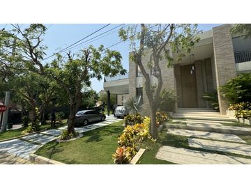 SE VENDE CASA DE LUJO EN EL SECTOR DE LAGOS DEL CAUJARAL