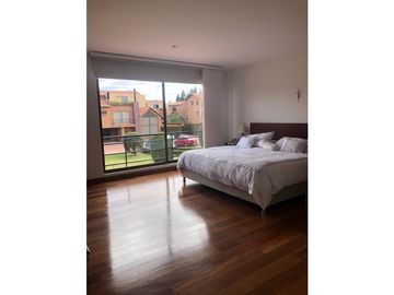 CHIA, Conj Cerrado 300 mtr Const 500 lote 3 niv 5 hab 5 baños 5 parq