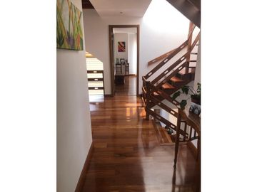 CHIA, Conj Cerrado 300 mtr Const 500 lote 3 niv 5 hab 5 baños 5 parq