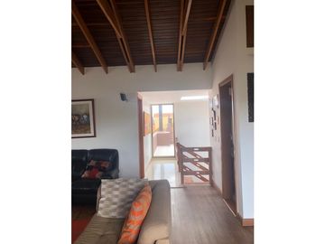 CHIA, Conj Cerrado 300 mtr Const 500 lote 3 niv 5 hab 5 baños 5 parq