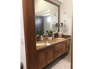 CHIA, Conj Cerrado 300 mtr Const 500 lote 3 niv 5 hab 5 baños 5 parq