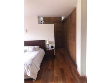 CHIA, Conj Cerrado 300 mtr Const 500 lote 3 niv 5 hab 5 baños 5 parq
