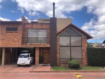 CHIA, Conj Cerrado 300 mtr Const 500 lote 3 niv 5 hab 5 baños 5 parq
