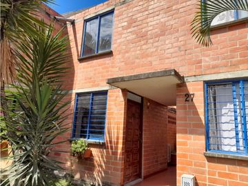 VENDO CASA CONJUNTO RESIDENCIAL  VILLAS DE ALTAGRACIA, JAMUNDI
