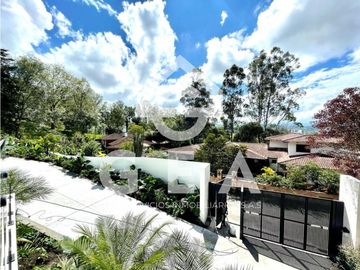 Venta de Casa en Popayán, en Cerritos de la Paz, en el B/ Campobello