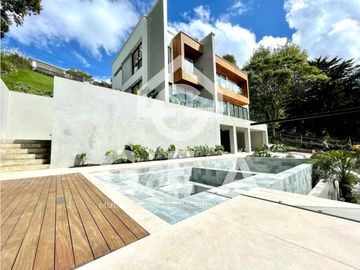 Venta de Casa en Popayán, en Cerritos de la Paz, en el B/ Campobello