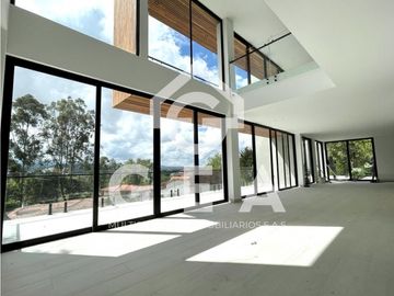 Venta de Casa en Popayán, en Cerritos de la Paz, en el B/ Campobello