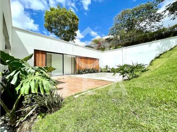 Venta de Casa en Popayán, en Cerritos de la Paz, en el B/ Campobello