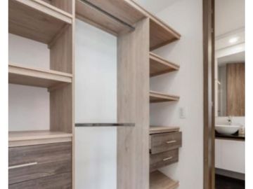 Apartamento en venta en El Poblado sector Loma de Los Parra