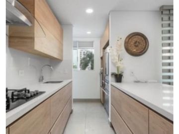 Apartamento en venta en El Poblado sector Loma de Los Parra