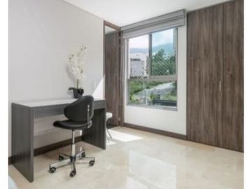 Apartamento en venta en El Poblado sector Loma de Los Parra