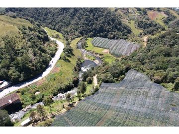 FINCA  PARA PRODUCCION O GLAMPING EN VENTA