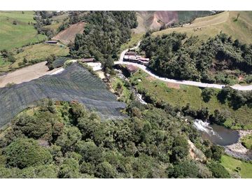 FINCA  PARA PRODUCCION O GLAMPING EN VENTA
