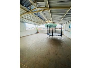 Barrio Las Flores - Casa en venta y/o permuta
