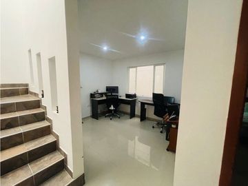 Barrio Las Flores - Casa en venta y/o permuta