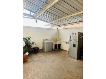 Barrio Las Flores - Casa en venta y/o permuta