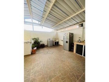 Barrio Las Flores - Casa en venta y/o permuta