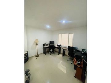 Barrio Las Flores - Casa en venta y/o permuta
