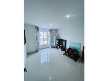 Barrio Las Flores - Casa en venta y/o permuta