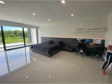 VENTA DE CASA JAMUNDI ALFAGUARA EXCLUSIVA GRAN AREA Y LUJO NEGOCIABLE