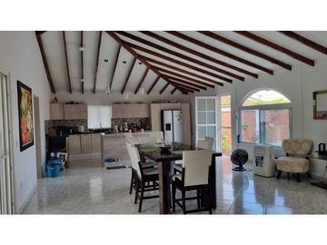 Se vende finca 1.700m2 en parcelación Santa Elena El Cerrito Palmira