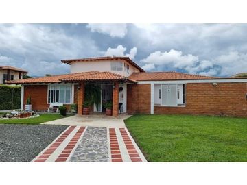 Se vende finca 1.700m2 en parcelación Santa Elena El Cerrito Palmira