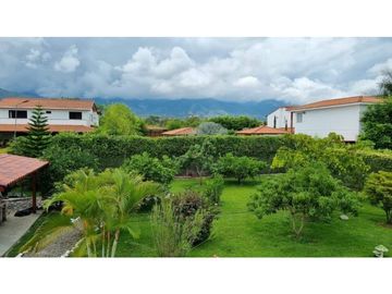 Se vende finca 1.700m2 en parcelación Santa Elena El Cerrito Palmira