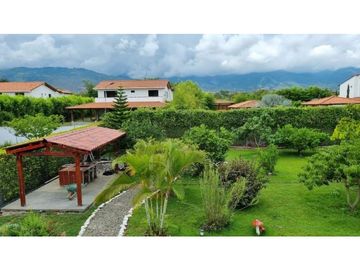 Se vende finca 1.700m2 en parcelación Santa Elena El Cerrito Palmira