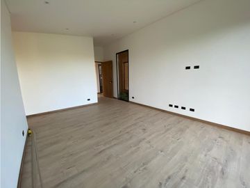 Casa para estrenar en venta en Envigado sector Alto de las Palmas