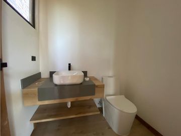 Casa para estrenar en venta en Envigado sector Alto de las Palmas