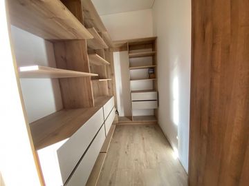 Casa para estrenar en venta en Envigado sector Alto de las Palmas